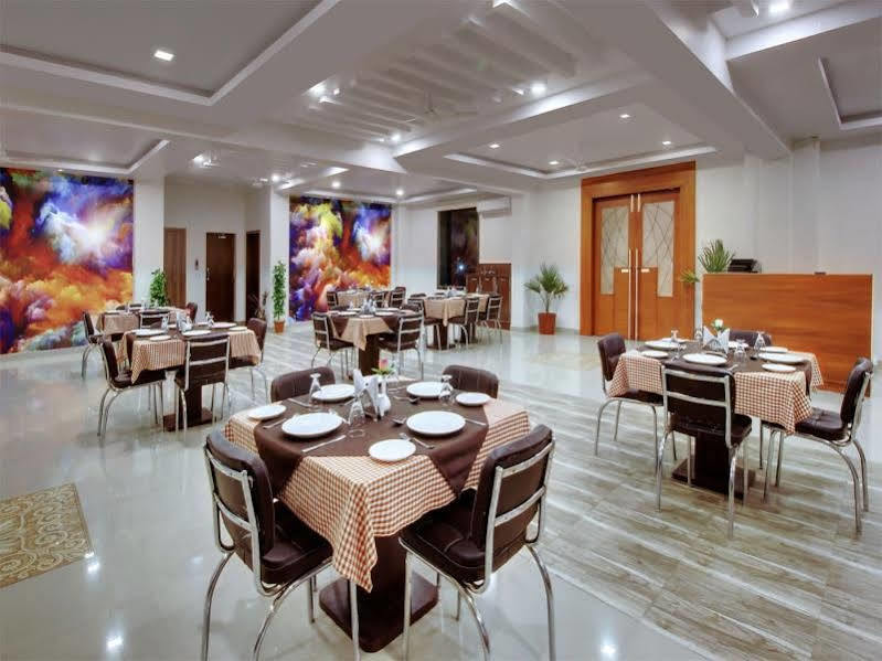 Palette - The Elegance Resort Chittorgarh Esterno foto