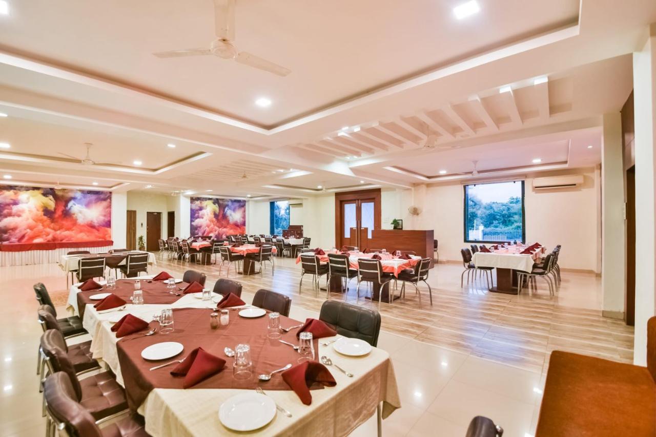 Palette - The Elegance Resort Chittorgarh Esterno foto